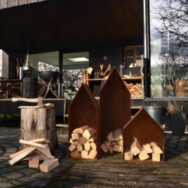 Holzstapler Haus aus rostigem Eisen, H 115, B 40, T 34cm